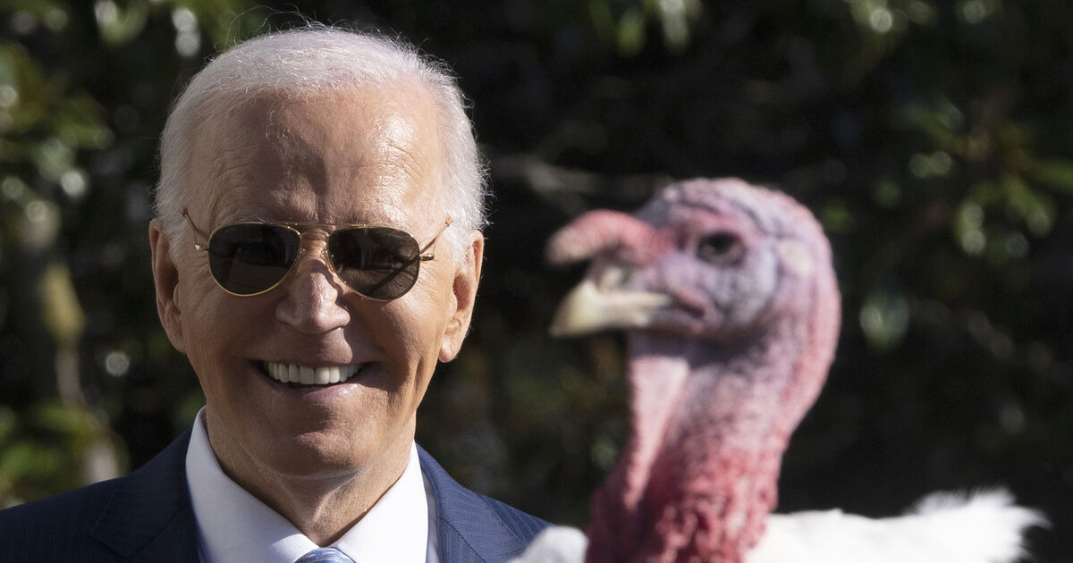 Keep Calm, Gobble On": Joe Biden Marks Final Thanksgiving Turkey Pardon Ceremony with a Message of Unity and Reflection