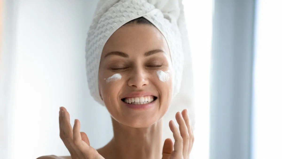 Skincare Tips: Is Your Skin Getting Dry Repeatedly in Winters? Keep It Safe from Roughness and Itching with These Tips
