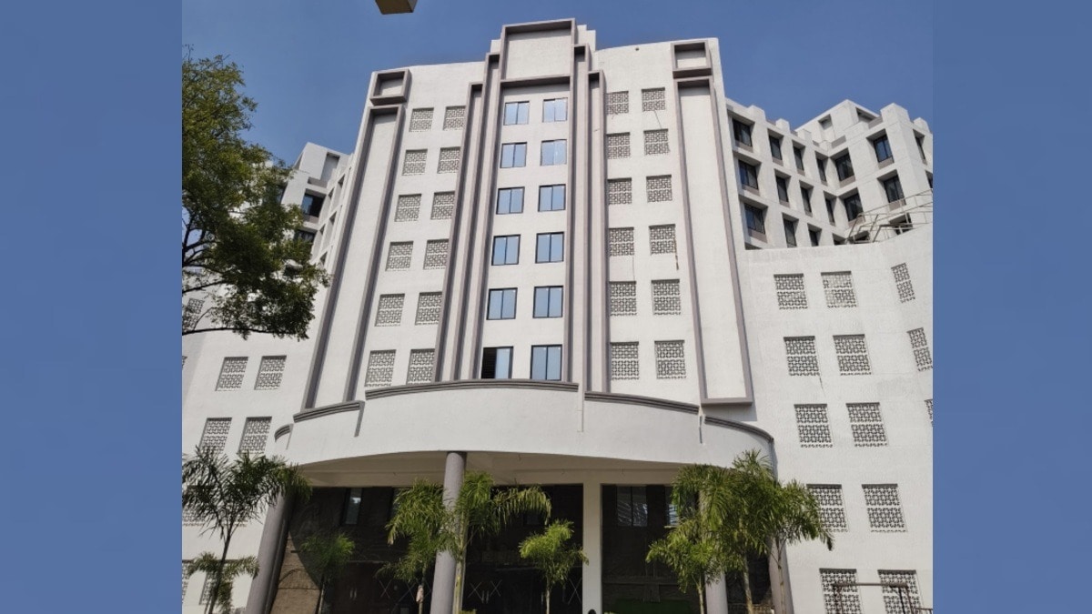 Bhopal Civic Body’s ₹73 Crore Headquarters Faces Safety Questions After Woman Gets Trapped in Lift