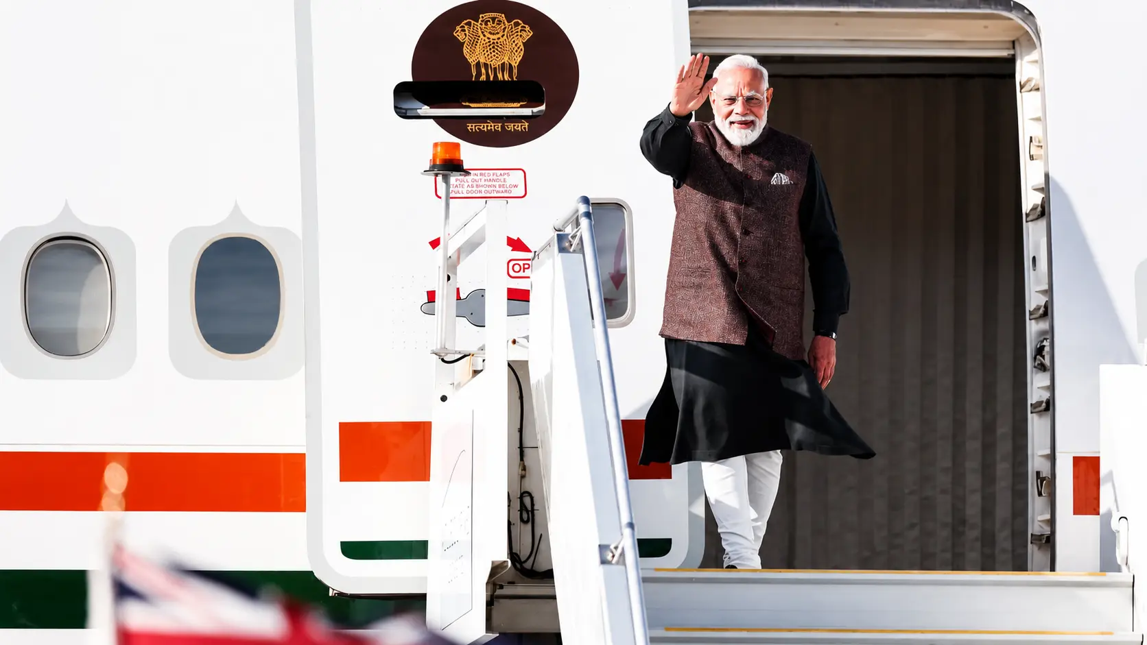 6a521627542d5-PM-Modi-makes-maiden-trip.webp