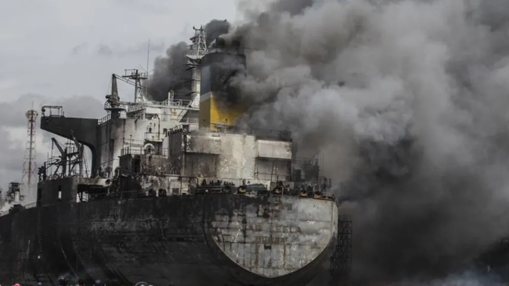 Houthis Target Saudi Oil Tankers in Red Sea, Raising Fears of a New Global Shipping and Energy Crisis